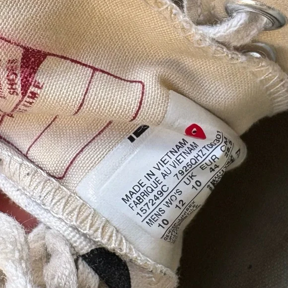 Comme des Garcons PLAY x Converse Sneakers with Black Dots - Picture 13 of 13